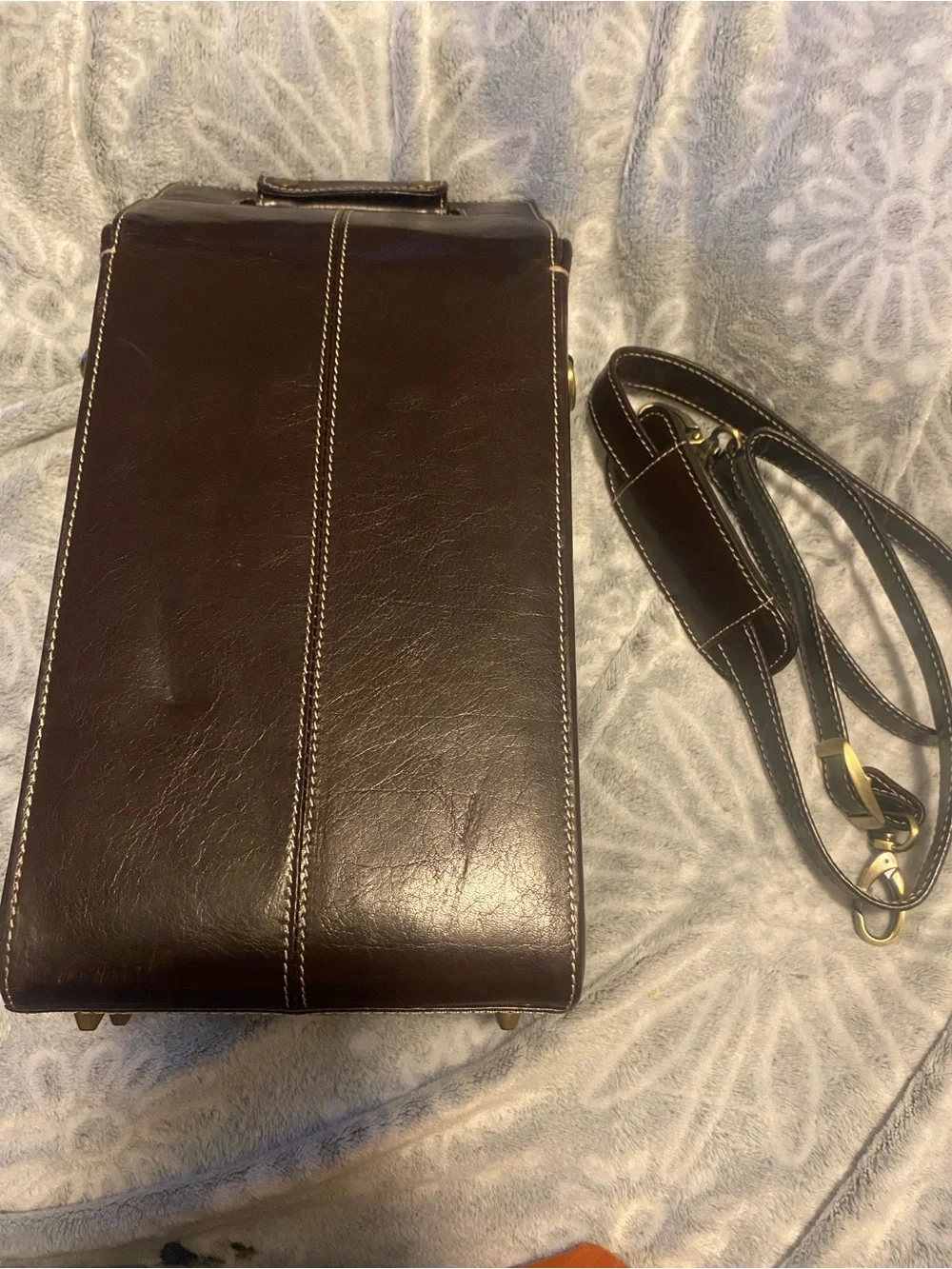 Red Envelope Dark Brown Leather Double Wine Carrier with Detachable Strap
